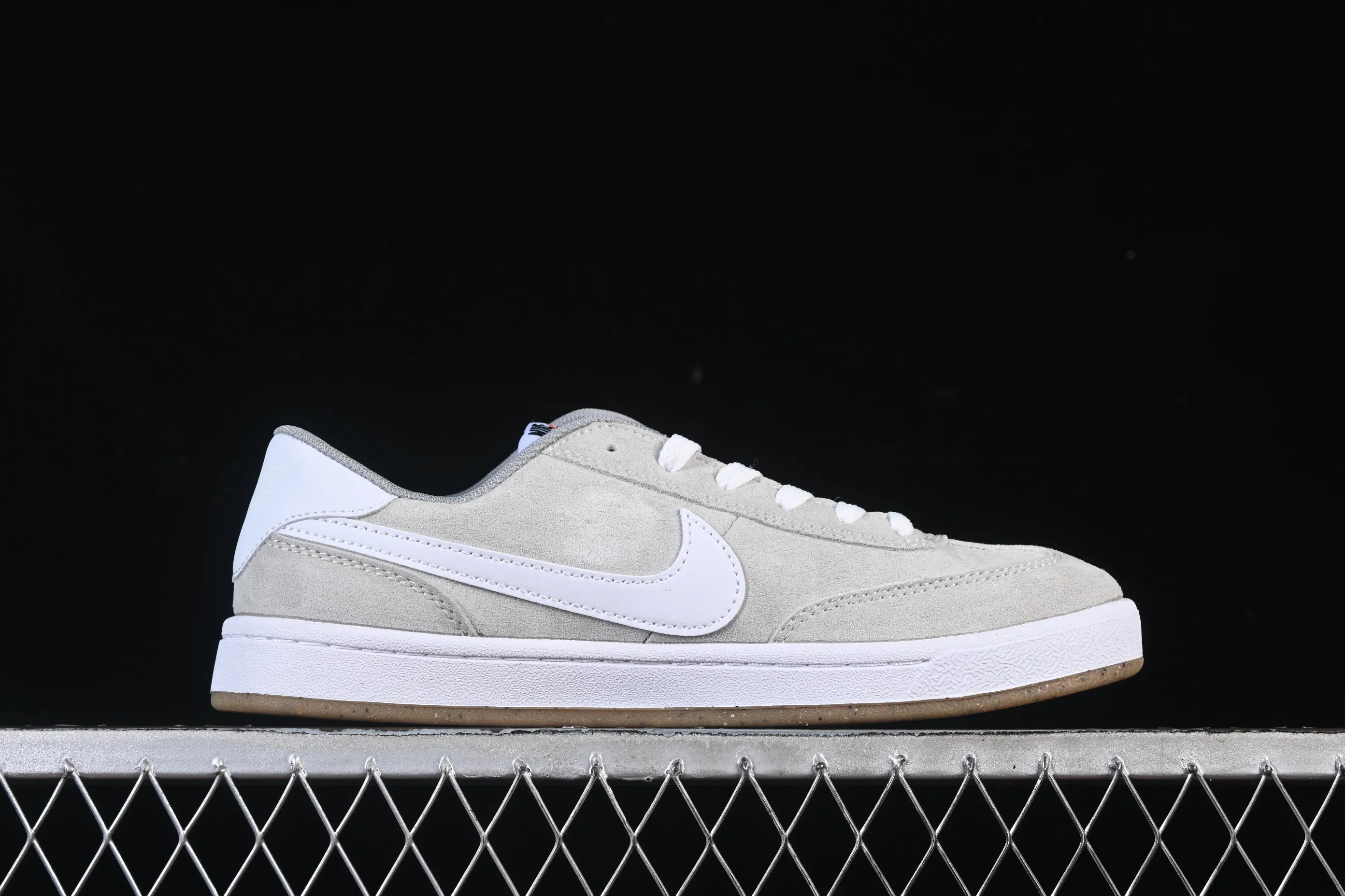 All categories Nk SB Dunk series Nike SB Fc Classic campus sneakers Nike SB Fc Classic Nike autumn and winter campus casual sneakers 909096-111